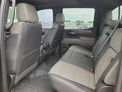 Used 2022 Chevrolet Silverado 1500 ZR2 w/ Technology Package AWD/4WD image 9