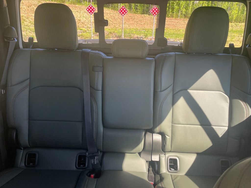 New 2026 Jeep Gladiator Mojave AWD/4WD image 18
