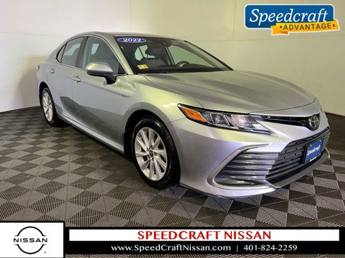 Used 2022 Toyota Camry LE image 1