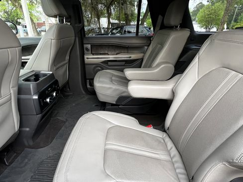 Used 2021 Ford Expedition Limited image 32