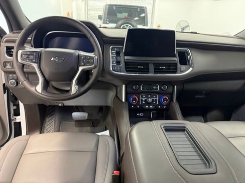 Used 2024 Chevrolet Tahoe Z71 w/ Luxury Package AWD/4WD image 16
