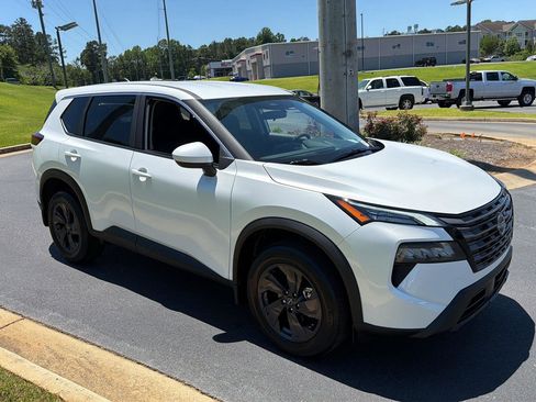 New 2026 Nissan Rogue SV w/ Cold Weather Package FWD image 8