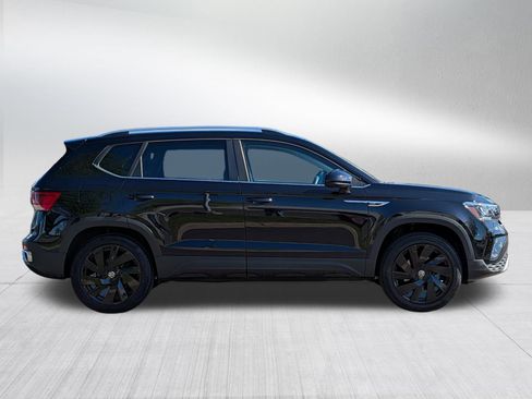 Certified 2024 Volkswagen Taos SE AWD/4WD image 8