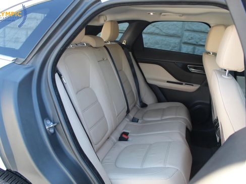 Used 2017 Jaguar F-PACE Prestige image 35