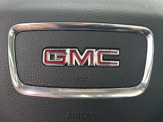 Used 2023 GMC Terrain SLT w/ Tech Package FWD image 31