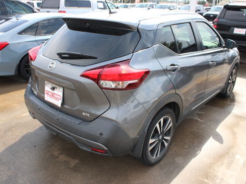 Used 2020 Nissan Kicks SR FWD image 10