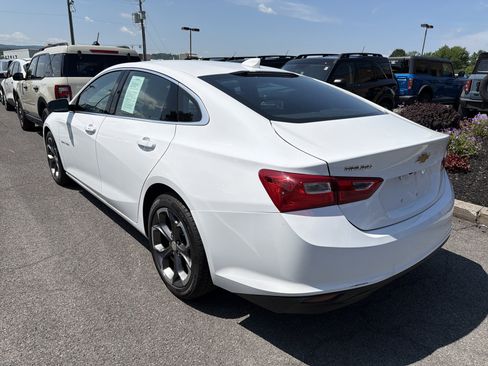 Used 2023 Chevrolet Malibu LT FWD image 4
