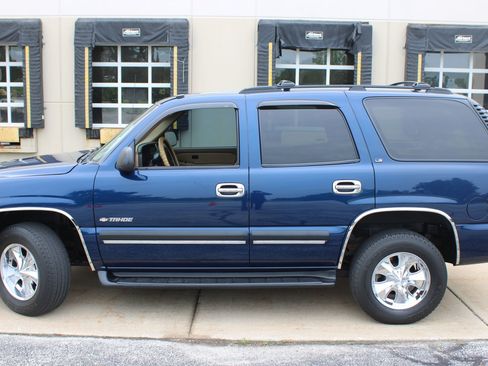 Used 2000 Chevrolet Tahoe LS w/ LS Preferred Equipment Group AWD/4WD image 22