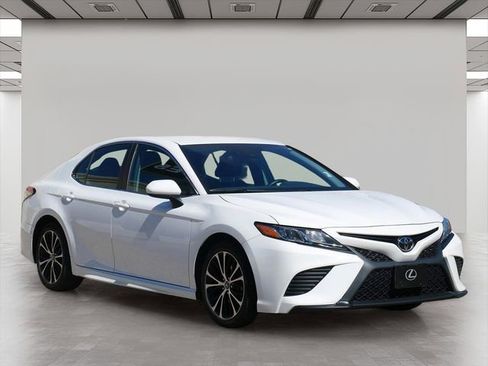 Used 2018 Toyota Camry SE w/ Protection Package (Q2) image 1