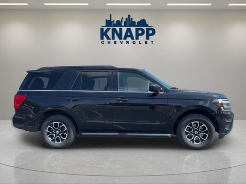 Used 2024 Ford Expedition XLT AWD/4WD image 4