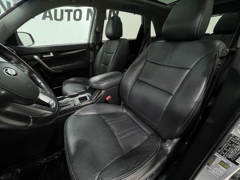 Used 2014 Kia Sorento SX w/ 3rd Row Package image 12