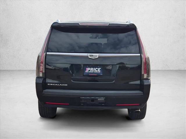 Used 2017 Cadillac Escalade Luxury AWD/4WD image 6