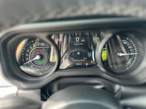 Used 2025 Jeep Wrangler Sahara w/ Safety Group image 33