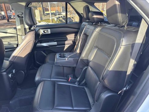 Used 2021 Ford Explorer XLT w/ Equipment Group 202A image 27