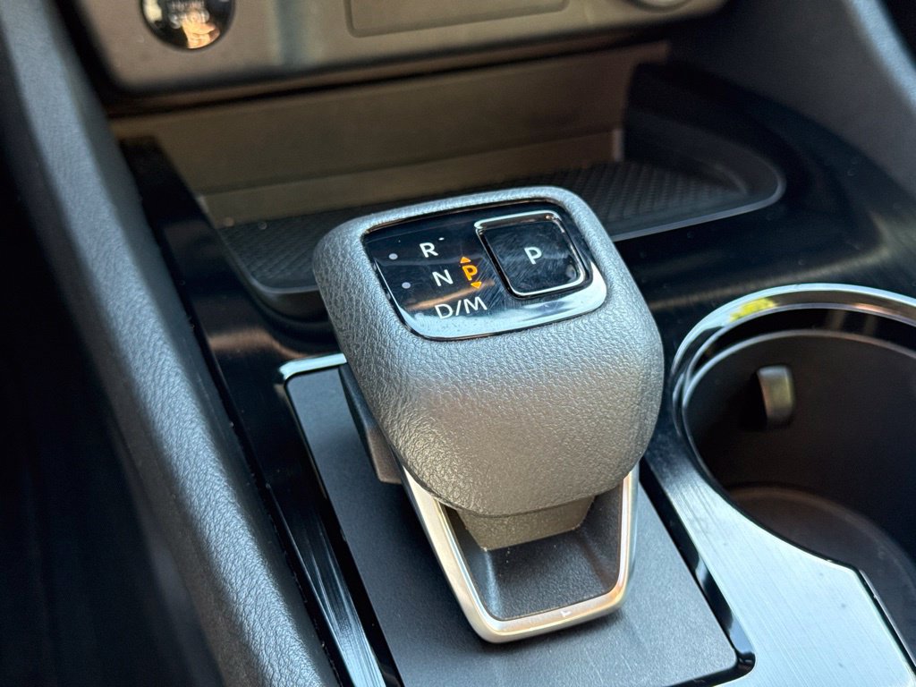Used 2025 Nissan Rogue SV FWD image 23