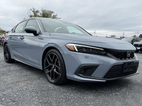 Used 2023 Honda Civic Sport Touring image 3