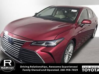 Used 2019 Toyota Avalon Limited FWD video 1