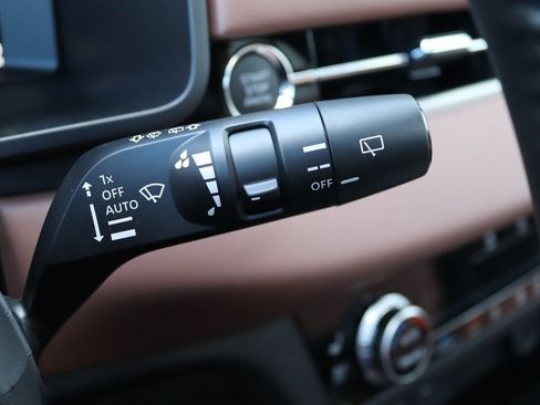 New 2025 Mitsubishi Outlander SEL image 19