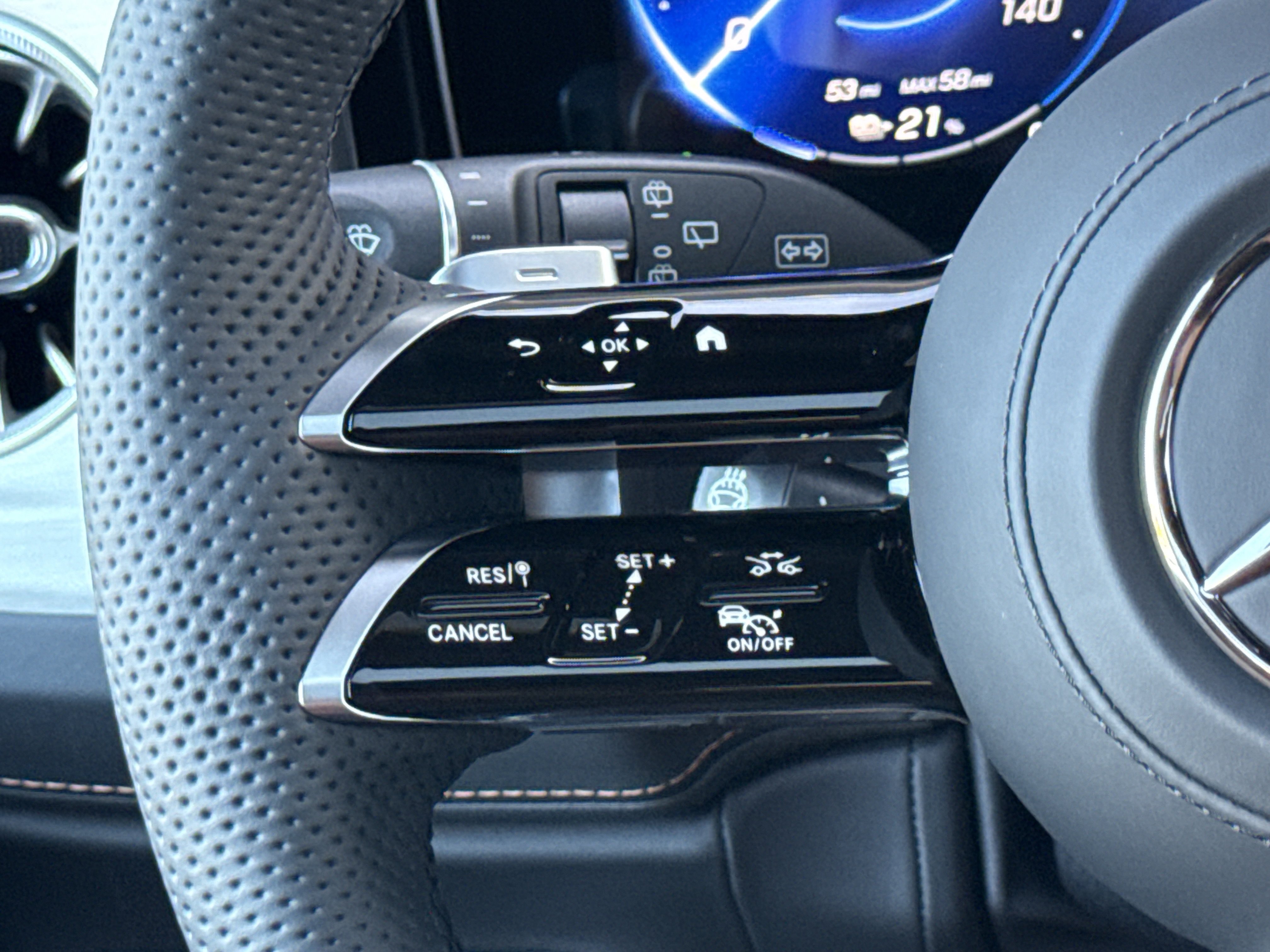 New 2027 Mercedes-Benz G 580 e image 40