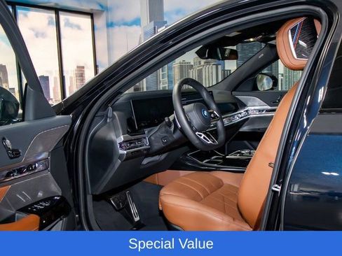 Used 2025 BMW 750e xDrive w/ Executive Package AWD/4WD image 13