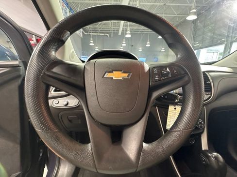 Used 2019 Chevrolet Trax LS FWD image 14