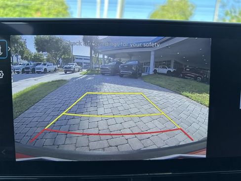 Used 2025 Hyundai Kona SEL FWD image 24