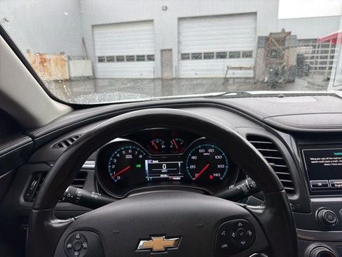 Used 2019 Chevrolet Impala LT FWD image 16