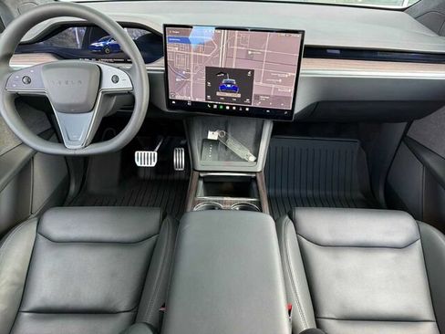 Used 2023 Tesla Model X AWD/4WD image 17