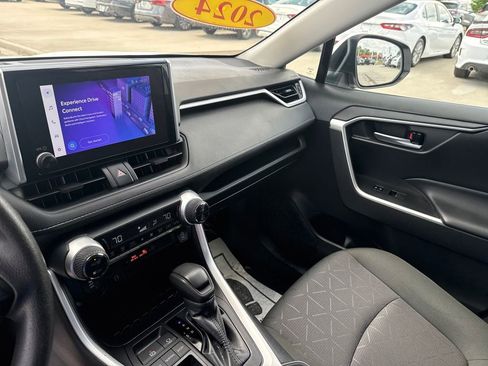 Used 2024 Toyota RAV4 XLE FWD image 15