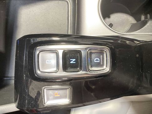 Used 2022 Hyundai Sonata SEL w/ Preferred Accessory Package image 17