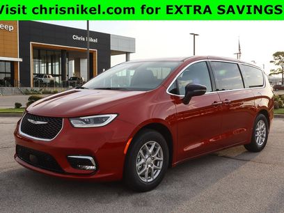 New 2026 Chrysler Pacifica Select