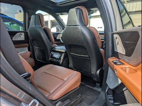 Used 2023 Lincoln Aviator Reserve w/ Equipment Group 201A image 24