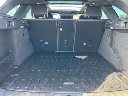 Used 2020 Jaguar F-PACE Premium image 21