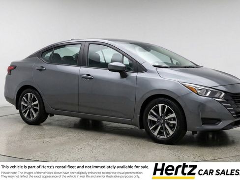 Used 2025 Nissan Versa SV image 1