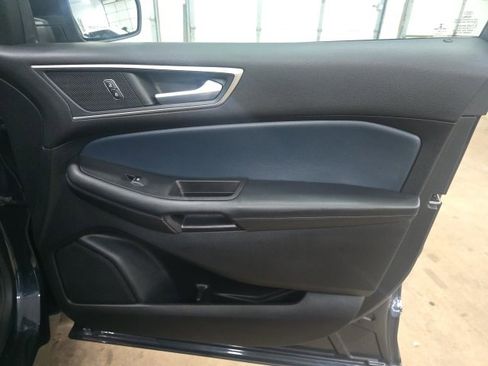 Used 2022 Ford Edge SEL w/ Sport Appearance Package image 5
