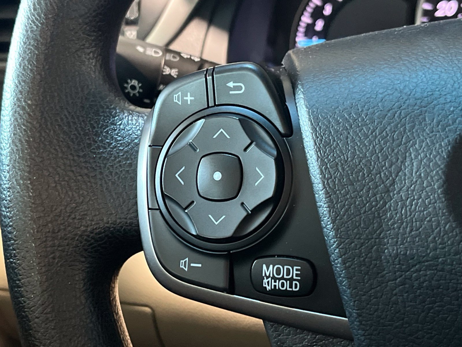 Used 2012 Toyota Camry LE FWD image 28