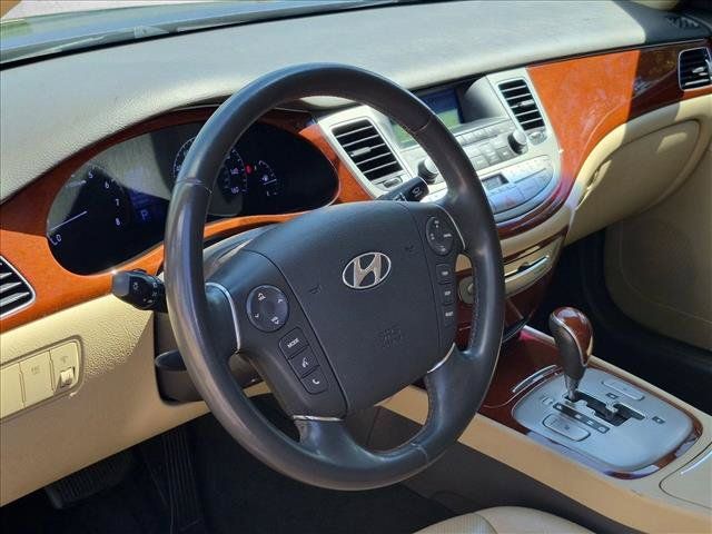 Used 2012 Hyundai Genesis 3.8 RWD image 9
