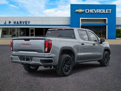 Used 2024 GMC Sierra 1500 Pro w/ Graphite Edition