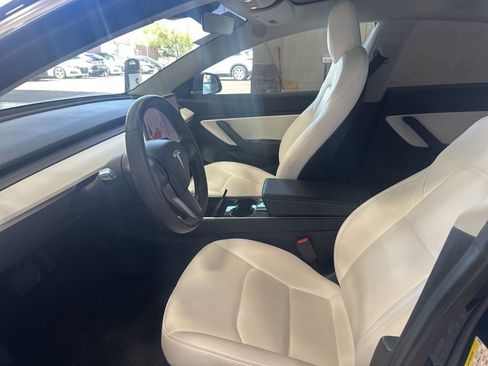 Used 2019 Tesla Model 3 Standard Range Plus image 12