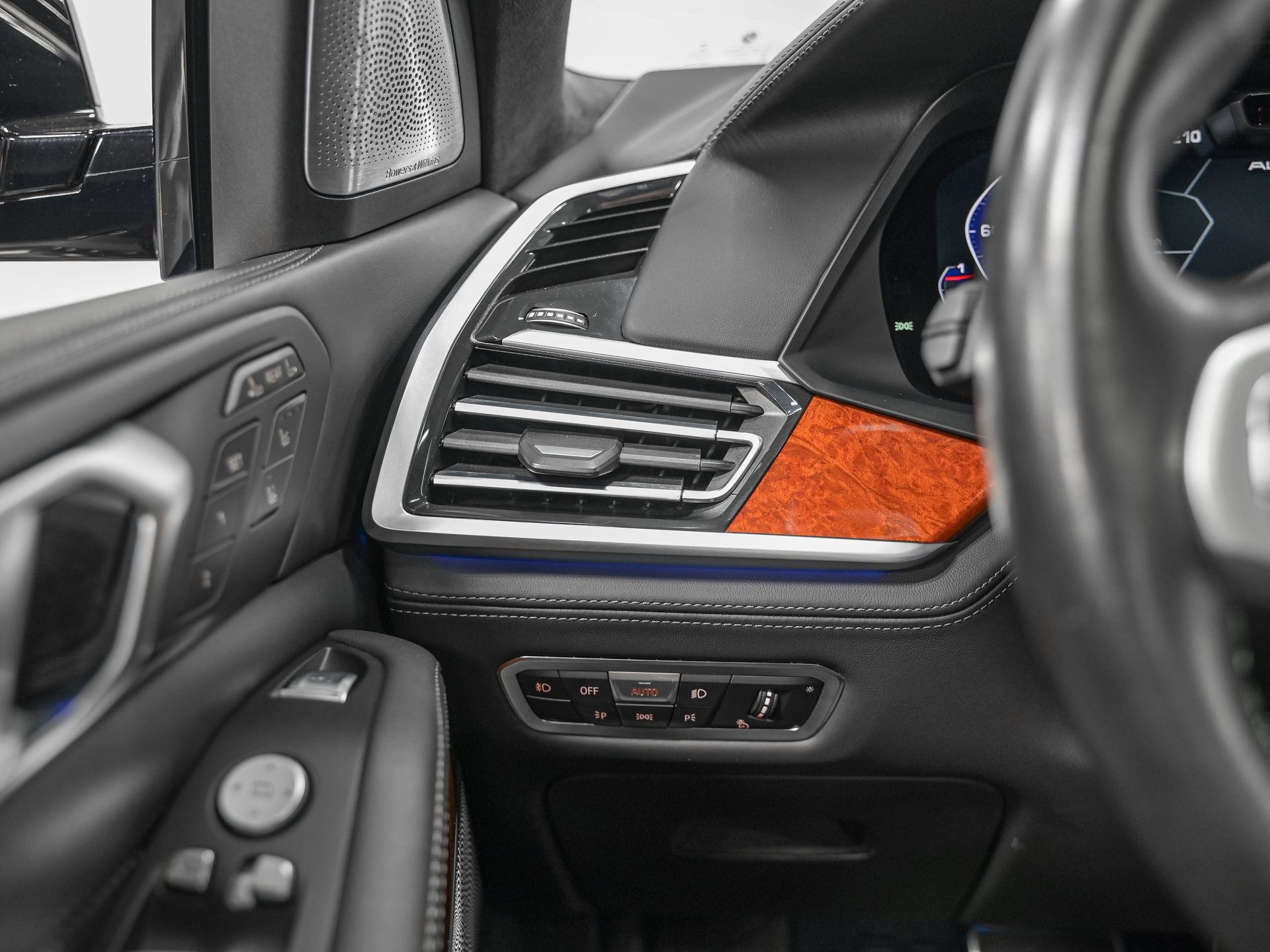 Used 2022 BMW ALPINA XB7 AWD/4WD image 18