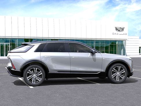 New 2026 Cadillac Lyriq Luxury AWD/4WD image 5