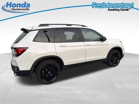 Used 2024 Honda Passport Black Edition image 9