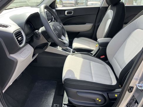 New 2026 Hyundai Venue SEL FWD image 9