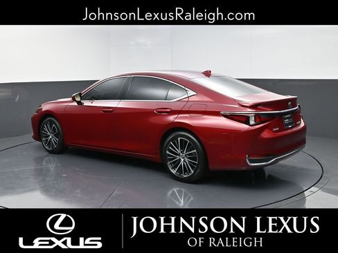 Used 2023 Lexus ES 300h w/ Premium Package image 7