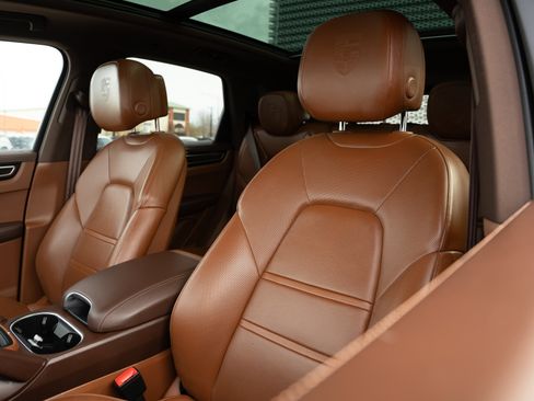 Used 2021 Porsche Cayenne image 25