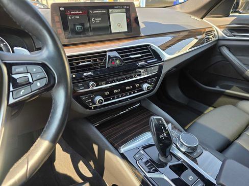 Used 2018 BMW 530i xDrive AWD/4WD image 26
