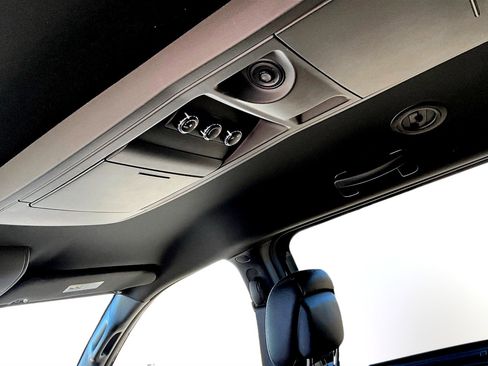 Used 2019 Dodge Grand Caravan GT image 32