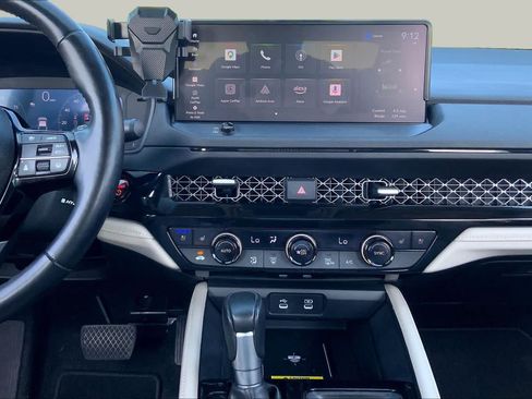 Used 2025 Honda Accord Touring image 7