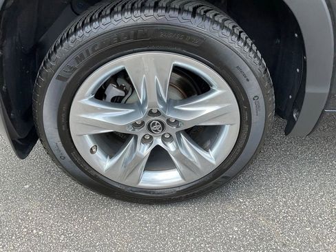Used 2017 Toyota Highlander Limited AWD/4WD image 7