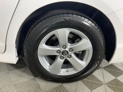 Used 2020 Toyota Sienna LE w/ LE Preferred Package FWD image 9